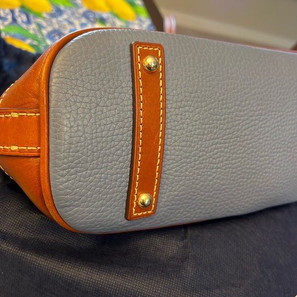 Dooney & Bourke, Pebble Grain Leather Zip Zip Satchel, never used blue - Picture 12 of 16